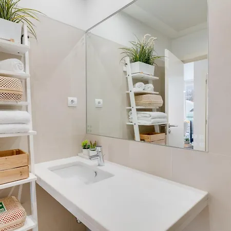 Plaza Center- Balcony Amazing Views * פונשל