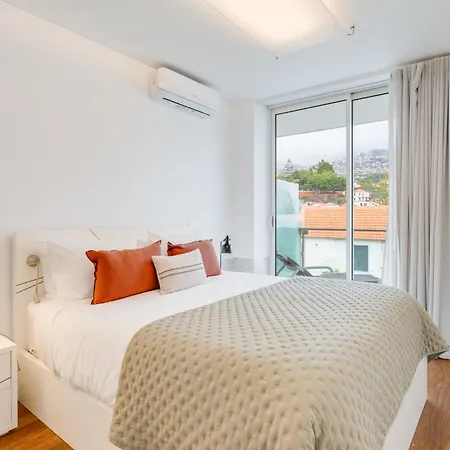 Plaza Center- Balcony Amazing Views