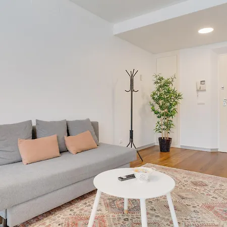 Plaza Center- Balcony Amazing Views * פונשל