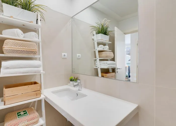 Plaza Center- Balcony Amazing Views * 푼샬