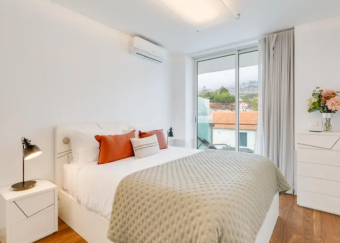 Plaza Center- Balcony Amazing Views